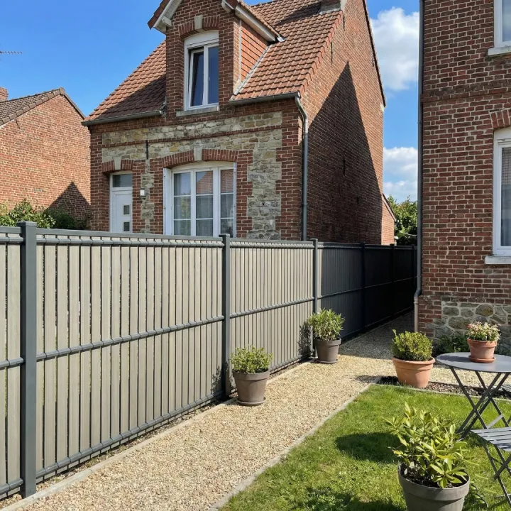 kit-occultant-composite-ultimate-pose-droite-gris-clair-realisation-terrain